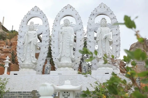 重山寺——宁顺省峭壁上的神圣寺庙