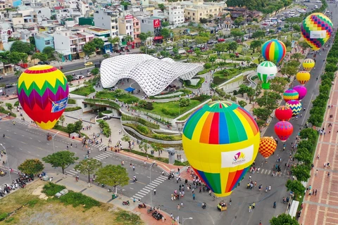 组图：热气球节欢迎国际宾客重返岘港