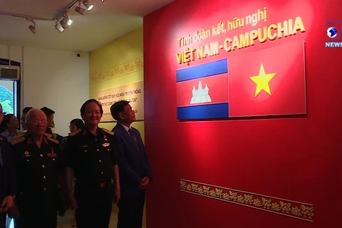  越柬团结友谊展览会在河内举办