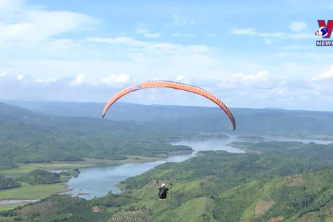 得农滑翔伞公开赛深受国内外游客的欢迎