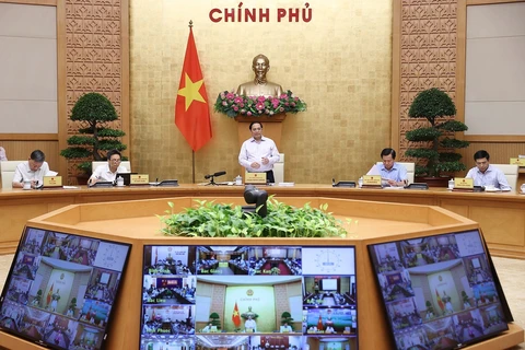 越南政府总理范明政主持召开9月份例行会议