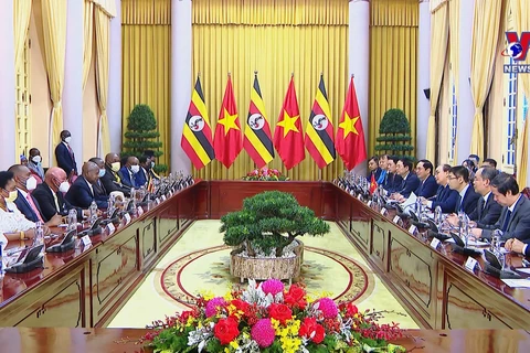 乌干达总统约韦里·卡古塔对越南进行正式访问