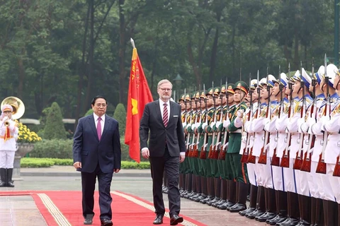 捷克共和国总理彼得•菲亚拉对越南进行正式访问