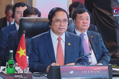 范明政总理出席第42届东盟峰会开幕式并发表讲话
