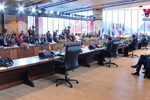 第 42 届东盟峰会强化拥有地位和致力于人民利益的东盟
