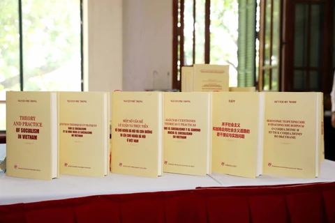 阮富仲总书记有关越南社会主义建设著作以7种语言发行