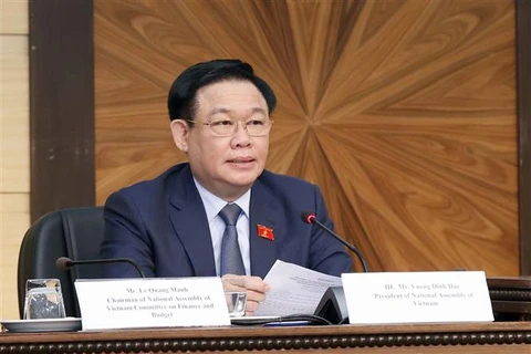 越南国会主席王廷惠出席越南与伊朗投资论坛