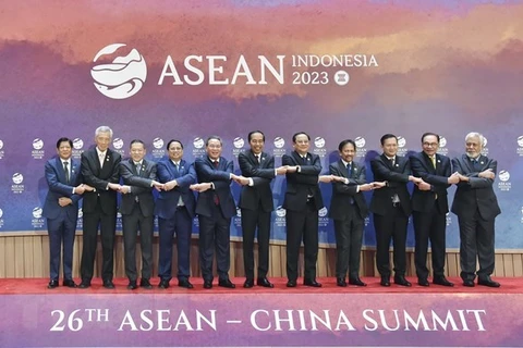越南政府总理范明政出席东盟—中国领导人会议