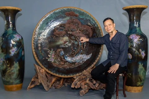 组图：为越南拿下2项吉尼斯纪录项目的陶瓷艺人