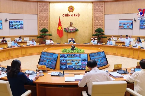 越南政府与各地方线上会议和2023年6月政府例行会议召开