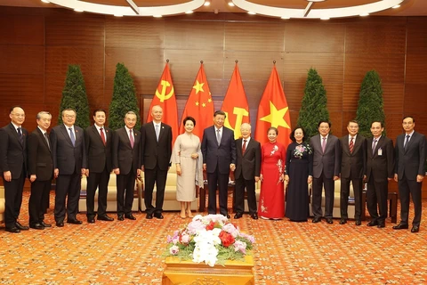 组图：中共中央总书记、国家主席习近平圆满结束对越南进行的国事访问