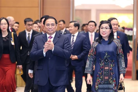越南政府总理范明政和夫人设宴招待驻越外交使团