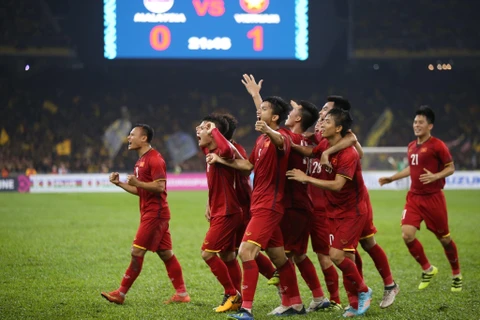 AFF Suzuki Cup 2018决赛第一回合：越南队和马来西亚队2-2握手言和