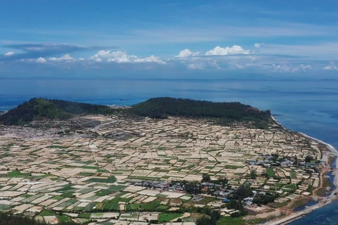 组图：航拍镜头下的广义省李山岛美景