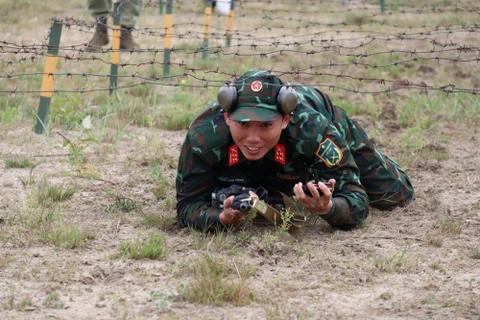 组图：越南人民军狙击赛队在2020年国际军事比赛中取得优异成绩