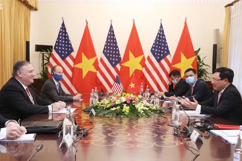 组图：越南政府副总理兼外长范平明与美国国务卿蓬佩奥举行会谈