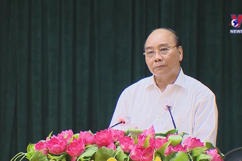 越南国家主席阮春福在胡志明市举行选民接待活动