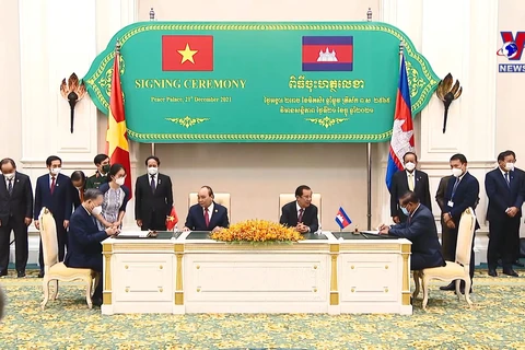 国家主席阮春福会见柬埔寨首相洪森亲王
