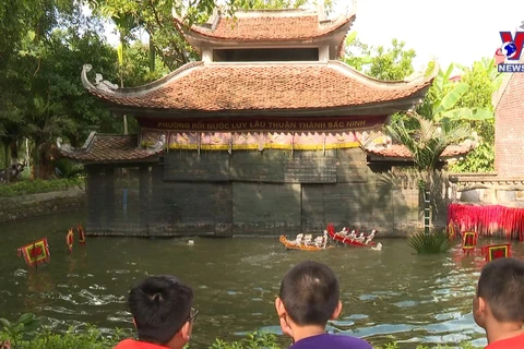 北宁省着力保护同鱼水上木偶戏艺术