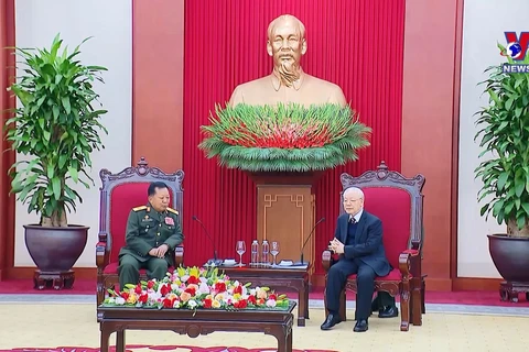 越共中央总书记会见老挝国防部长占沙蒙•占雅拉