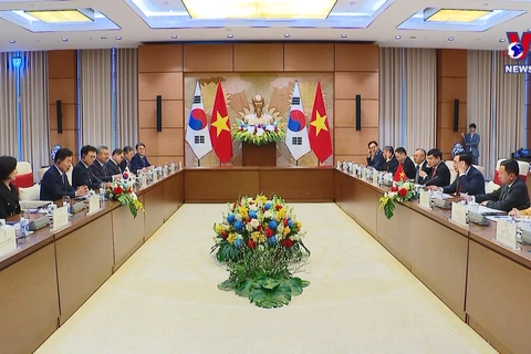 越南国会主席王廷惠与韩国国会议长金振杓举行会谈