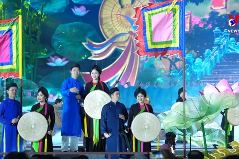 北宁‘回到官贺之乡’文化节 – 越南非遗绽放迷人光彩