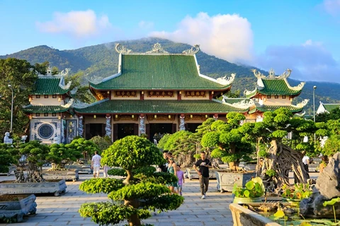 组图：灵应寺——岘港市雄伟壮观的信仰旅游景点