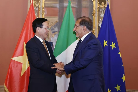 越南国家主席武文赏会见意大利参议院议长伊格纳齐奥•拉鲁萨