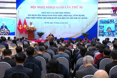 越共中央总书记阮富仲出席第32次外交会议