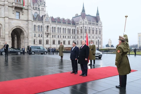 范明政总理与匈牙利总理欧尔班•维克托举行会谈