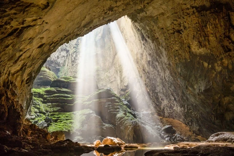 越南广平省韩松洞—世界十大最美奇洞之一