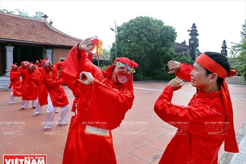 越南清化省艺人努力保留 “春谱舞蹈”（组图）