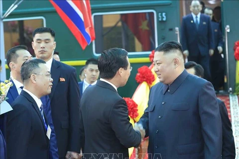 朝鲜最高领导人抵达同登火车站 开始越南之行（组图）