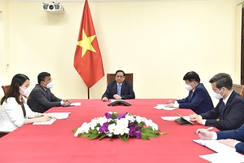 越南政府总理范明政与辉瑞公司首席执行官通电话