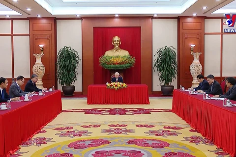 越共中央总书记阮富仲与俄罗斯联邦总统普京举行电话会谈