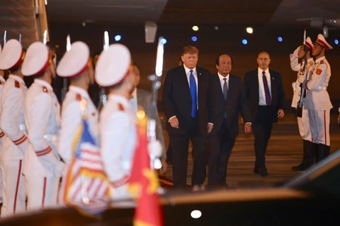 2019年美朝领导人会晤：美国总统特朗普抵达河内(组图）