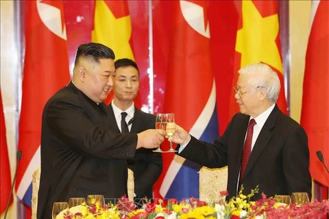 越共中央总书记、国家主席阮富仲举行宴会 欢迎朝鲜最高领导人金正恩 （组图）