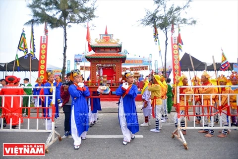 岘港市求鱼节获得国家非物质文化遗产证书（组图）