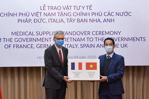 越南与世界各国携手合作抗击新冠肺炎疫情