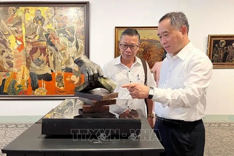 越南重视将先进技术应用于博物馆藏品保管工作