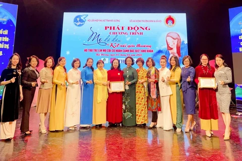 越南女企业家协会：坚强绽放的铿锵玫瑰