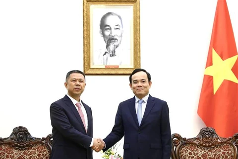 越南政府副总理陈流光会见天合光能集团董事长