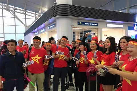 越南球迷前往马来西亚为球队加油助威（组图）