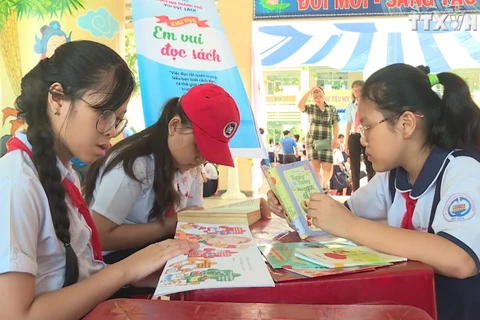胡志明市努力培养孩子的阅读习惯