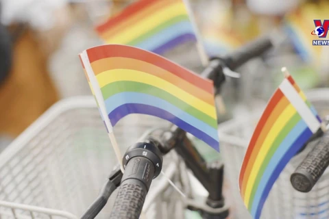 六色彩虹旗与同性恋、双性恋和跨性别者的故事