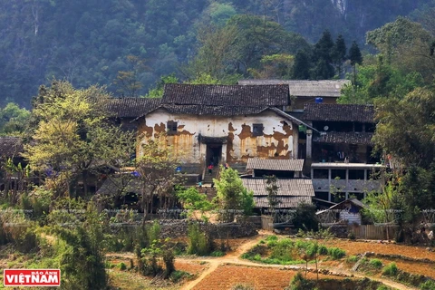 组图：河江省何枪村独特的古老房屋