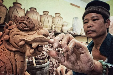 陈雀——将越南文化价值引进到手工陶瓷作品的艺人