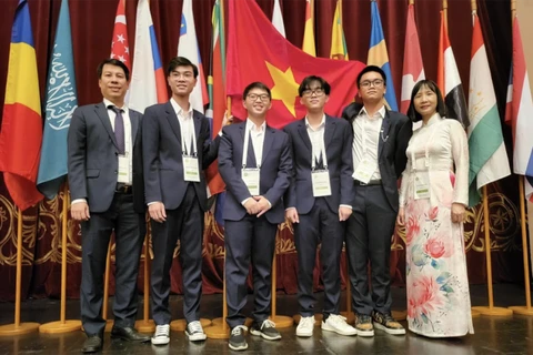 越南学生在2022年国际生物和物理奥林匹克竞赛上取得较高成绩