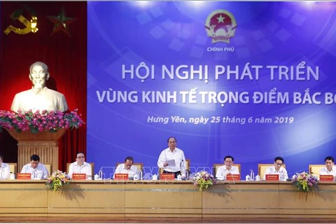 越南政府总理阮春福主持召开北部重点经济区发展会议