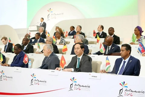 越南国家主席陈大光出席第16届法语国家组织峰会闭幕式